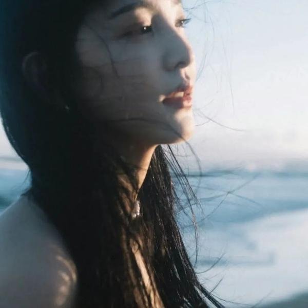 黑色池塘